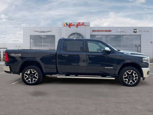 Used 2025 RAM 1500 Laramie AWD/4WD image 6