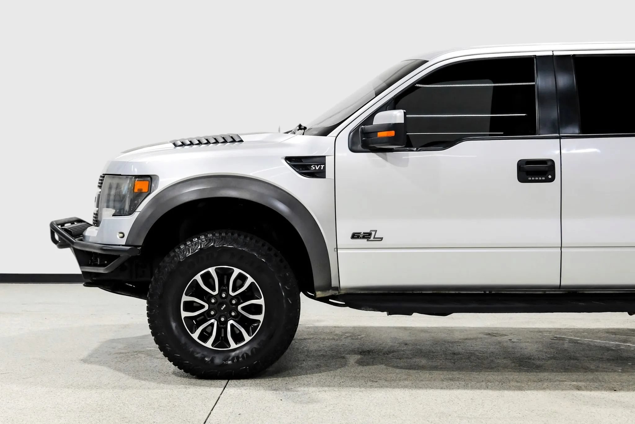 Used 2014 Ford F150 Raptor w/ Equipment Group 801A Luxury AWD/4WD image 9