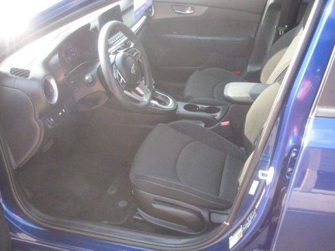 Used 2021 Kia Forte LXS FWD image 13