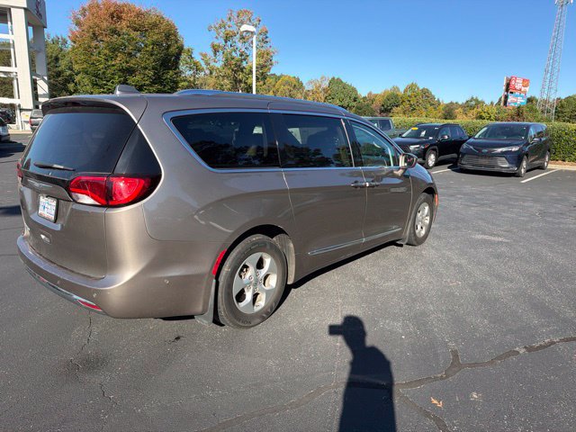 Used 2017 Chrysler Pacifica Touring-L Plus FWD image 7