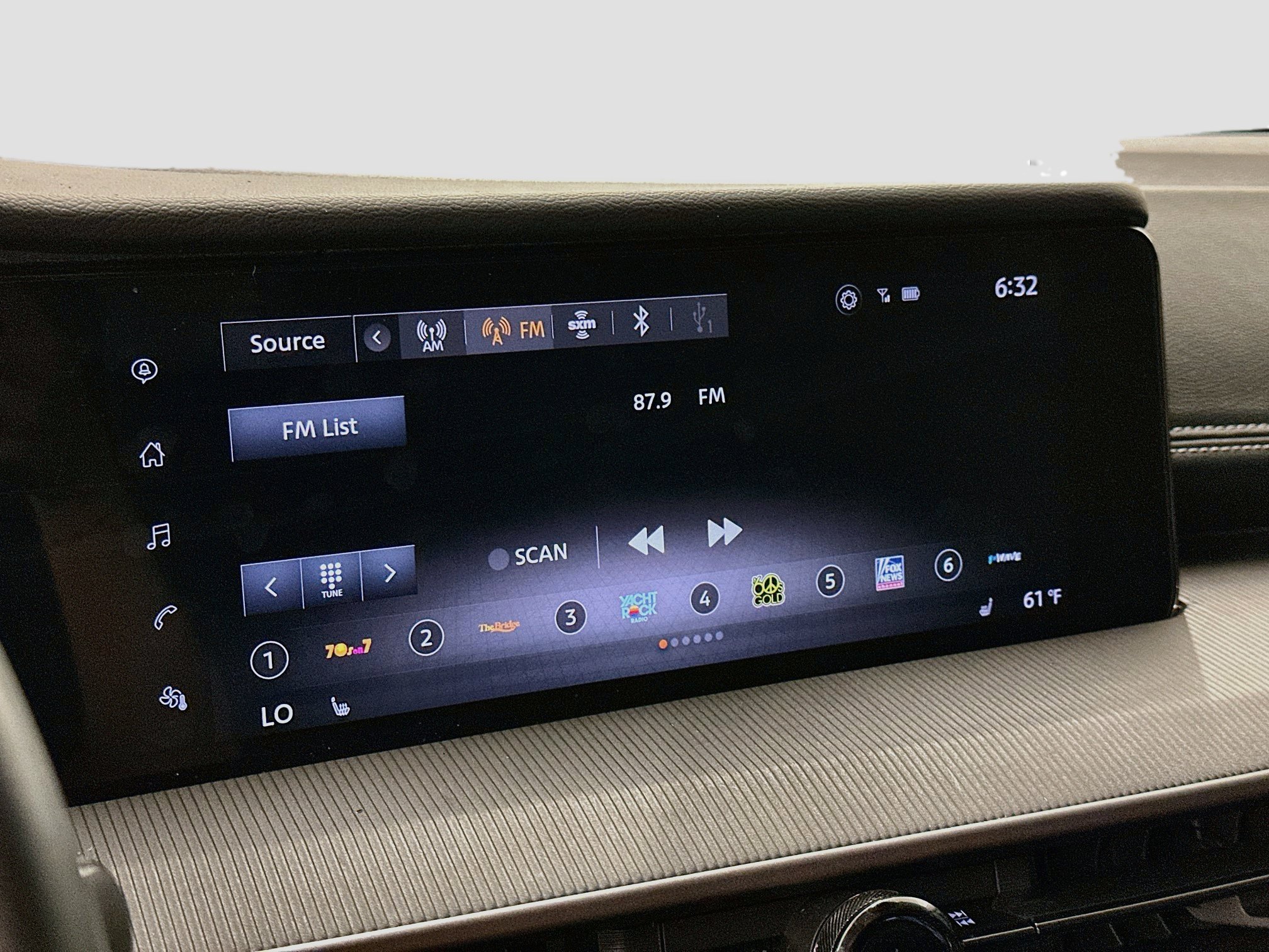 Used 2025 Nissan Murano SV AWD/4WD image 21