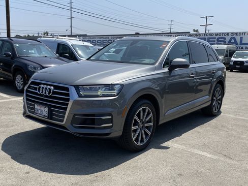 Used 2017 Audi Q7 3.0T Prestige w/ Prestige Package image 2