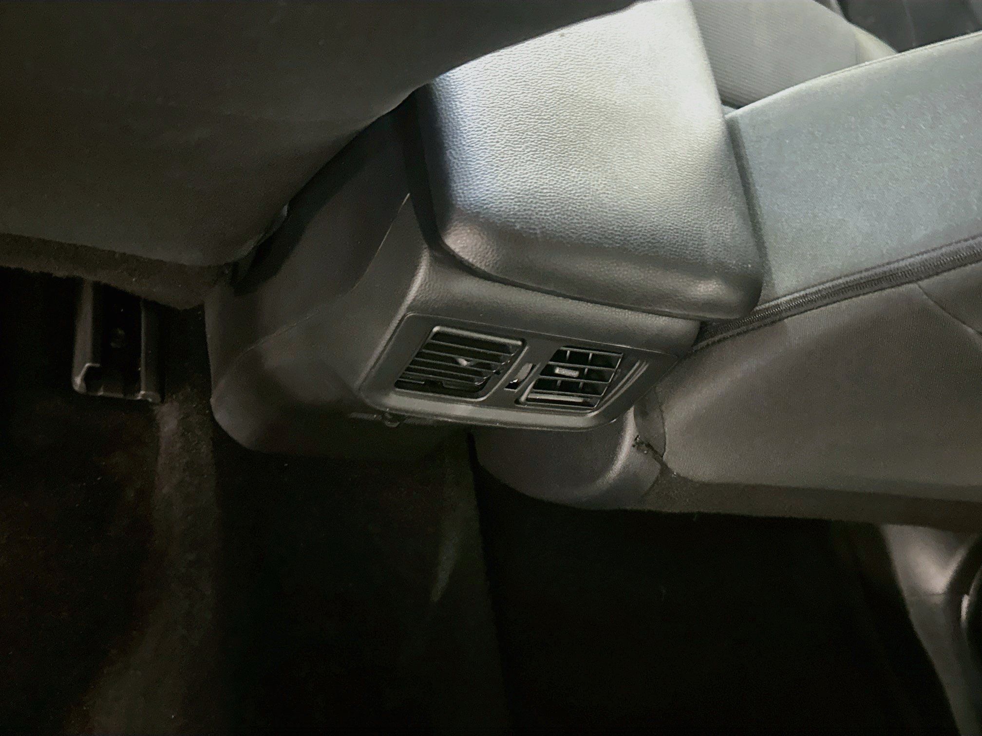 Used 2025 Toyota RAV4 LE AWD/4WD image 28