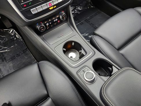Used 2019 Mercedes-Benz GLA 250 image 11