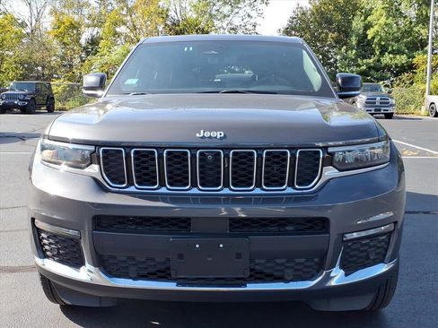 Certified 2024 Jeep Grand Cherokee L Limited w/ Luxury Tech Group II image 8