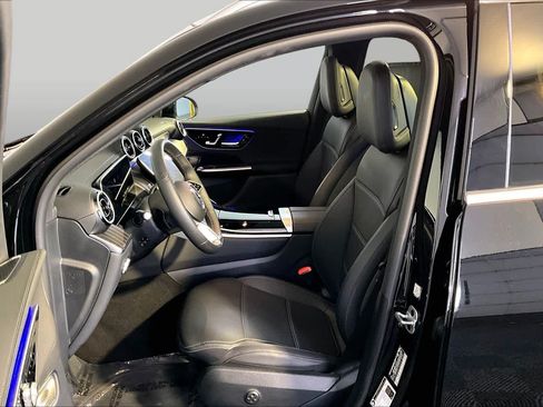 Used 2024 Mercedes-Benz GLC 300 4MATIC image 9