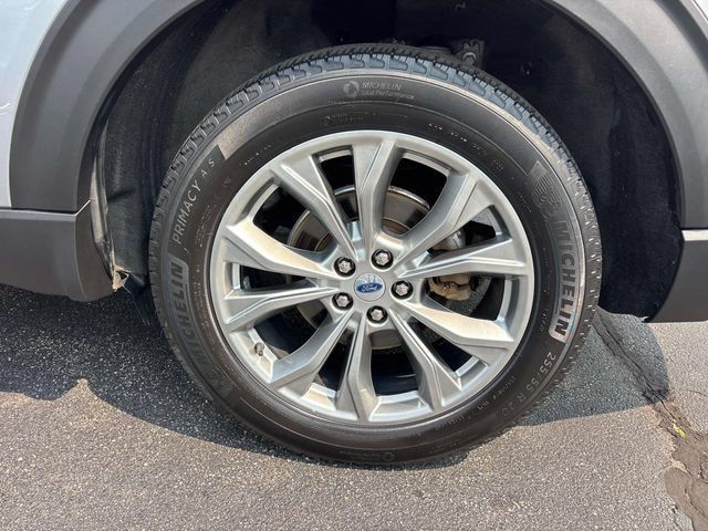 Used 2022 Ford Explorer XLT w/ Equipment Group 202A AWD/4WD image 11