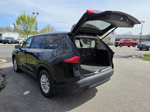 Used 2024 Toyota Grand Highlander XLE AWD/4WD image 11