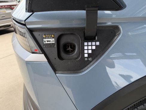 Used 2025 Hyundai Ioniq 5 SEL RWD image 38