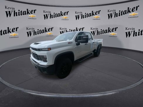 Used 2024 Chevrolet Silverado 2500 Custom w/ Custom Value Package image 4