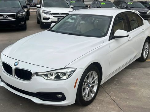 Used 2018 BMW 320i xDrive Sedan AWD/4WD image 6