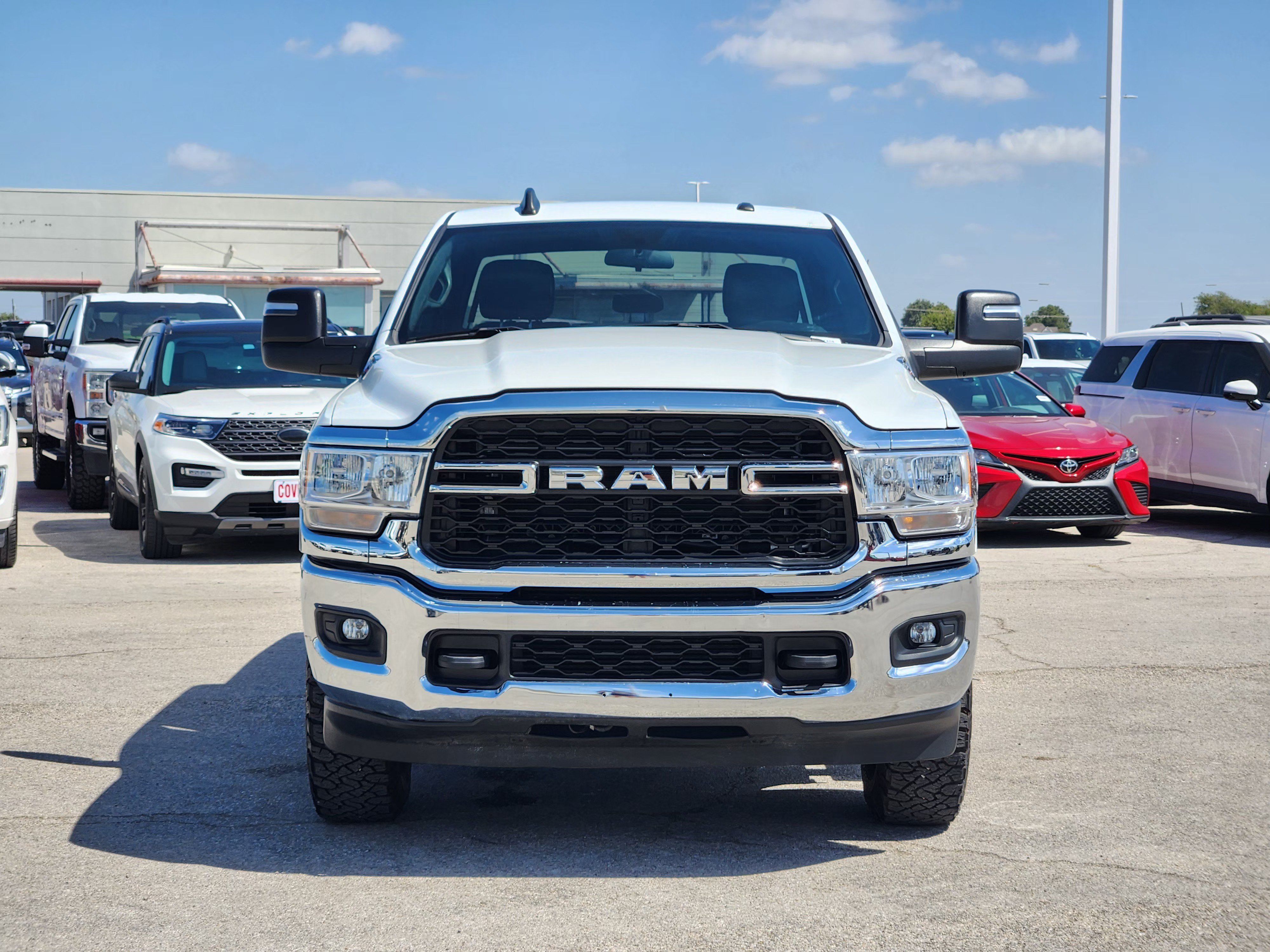 Used 2024 RAM 2500 Tradesman w/ Chrome Appearance Group AWD/4WD image 2