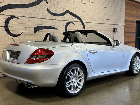 Used 2009 Mercedes-Benz SLK 300 image 6