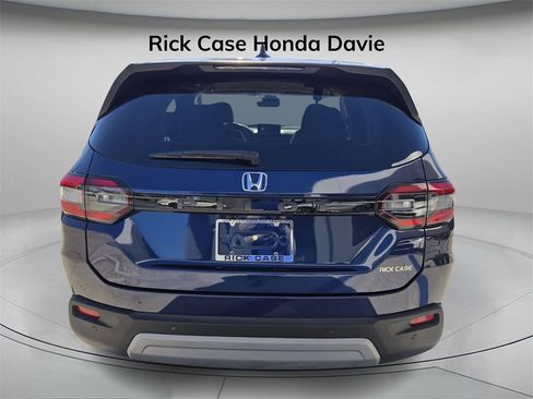 Certified 2024 Honda Pilot EX-L image 6