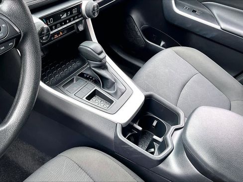 Used 2025 Toyota RAV4 XLE image 15