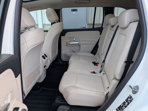 Used 2021 Mercedes-Benz GLB 250 image 12