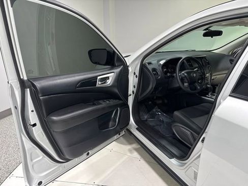 Used 2020 Nissan Pathfinder S AWD/4WD image 8