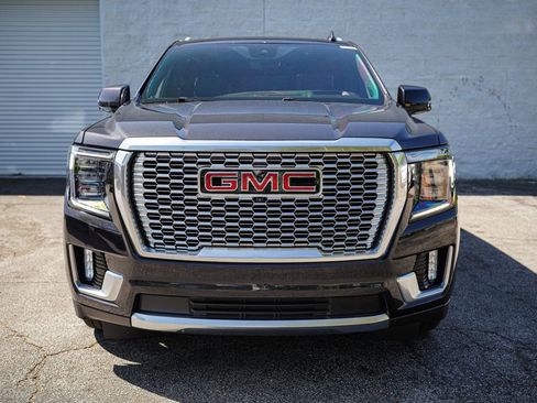 Used 2024 GMC Yukon Denali w/ Advanced Technology Package AWD/4WD image 5