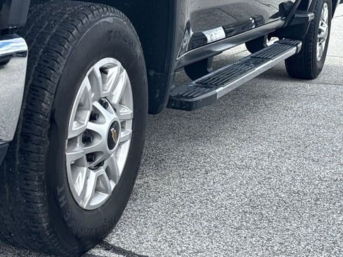 Used 2025 Chevrolet Silverado 2500 LT w/ Convenience Package image 18