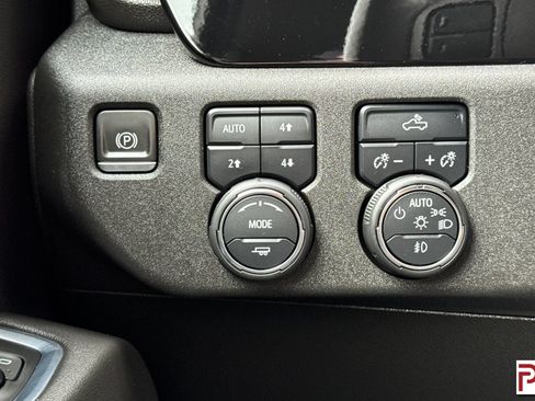 Certified 2022 Chevrolet Silverado 1500 RST AWD/4WD image 31