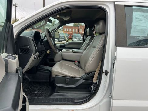 Used 2017 Ford F550 4x4 Crew Cab Super Duty w/ Power Equipment Group image 13