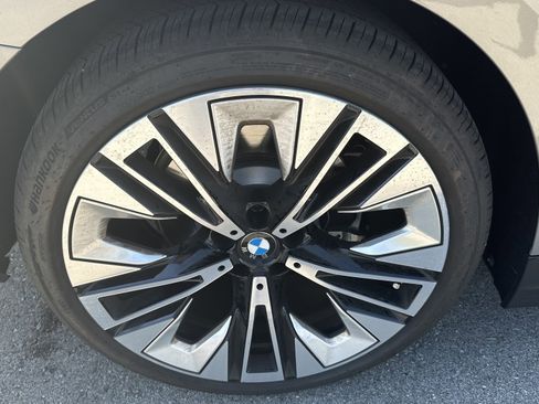 Used 2025 BMW 530i xDrive 530i xDrive w/ Premium Package image 14