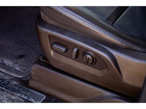 Used 2023 GMC Sierra 3500 Denali image 21
