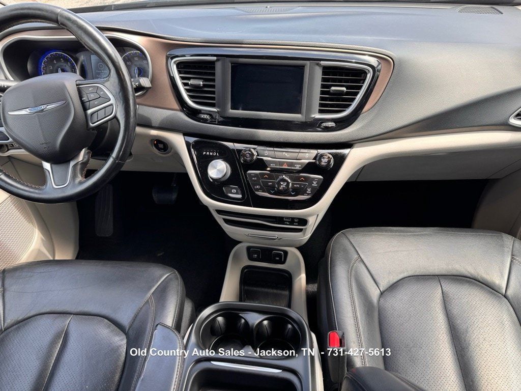 Used 2019 Chrysler Pacifica Touring-L FWD image 13