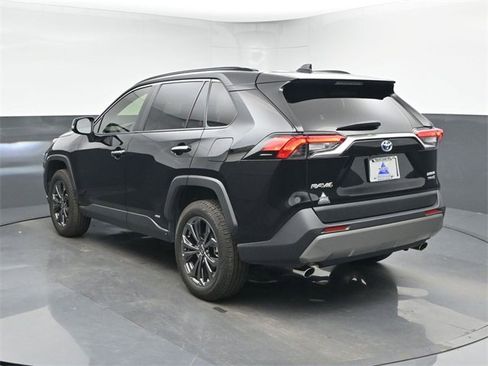 Used 2022 Toyota RAV4 Limited image 6
