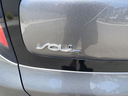 Used 2016 Kia Soul FWD image 25