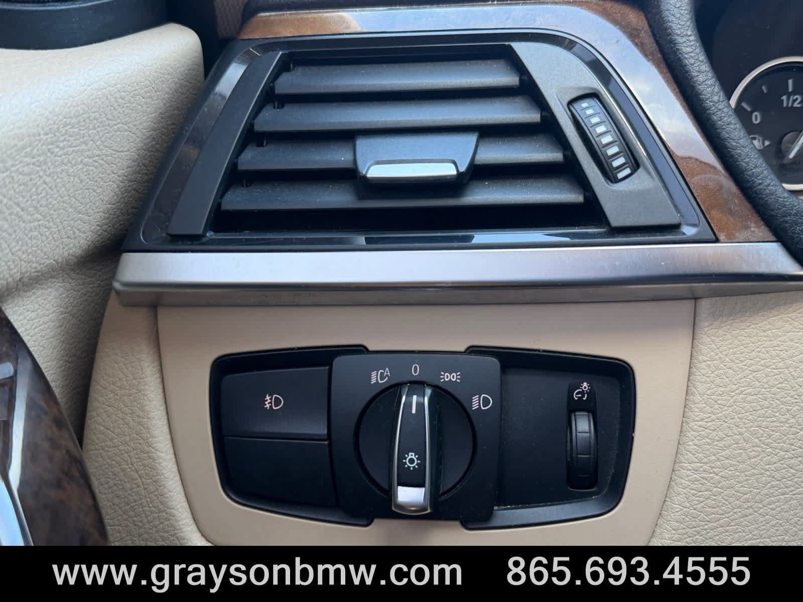 Used 2014 BMW 320i xDrive Sedan AWD/4WD image 21