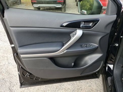 Used 2025 Mitsubishi Eclipse Cross Black Edition image 18
