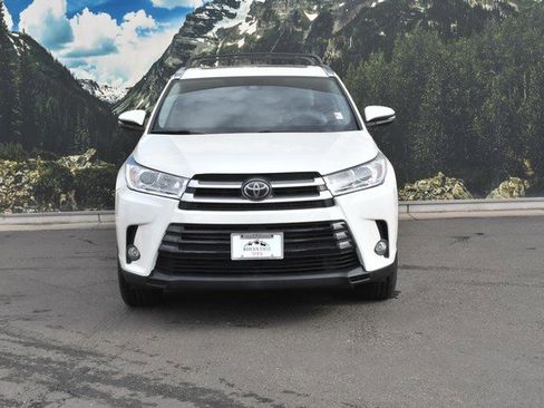 Used 2019 Toyota Highlander XLE w/ Carpet Mat Package (TMS) image 5