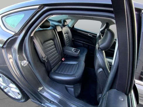 Used 2016 Ford Fusion SE w/ Equipment Group 202A FWD image 17