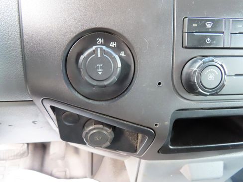 Used 2011 Ford F250 XL w/ PWR Equipment Group image 39