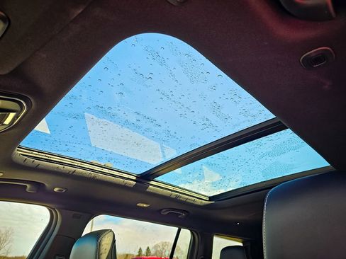 Used 2025 Jeep Grand Cherokee L Limited w/ Black Appearance Package image 16