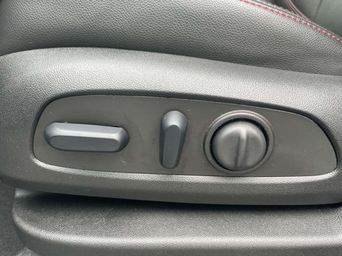 Used 2024 Chevrolet Equinox RS w/ RS Leather Package FWD image 17