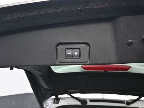 Used 2025 Nissan Rogue SV image 7