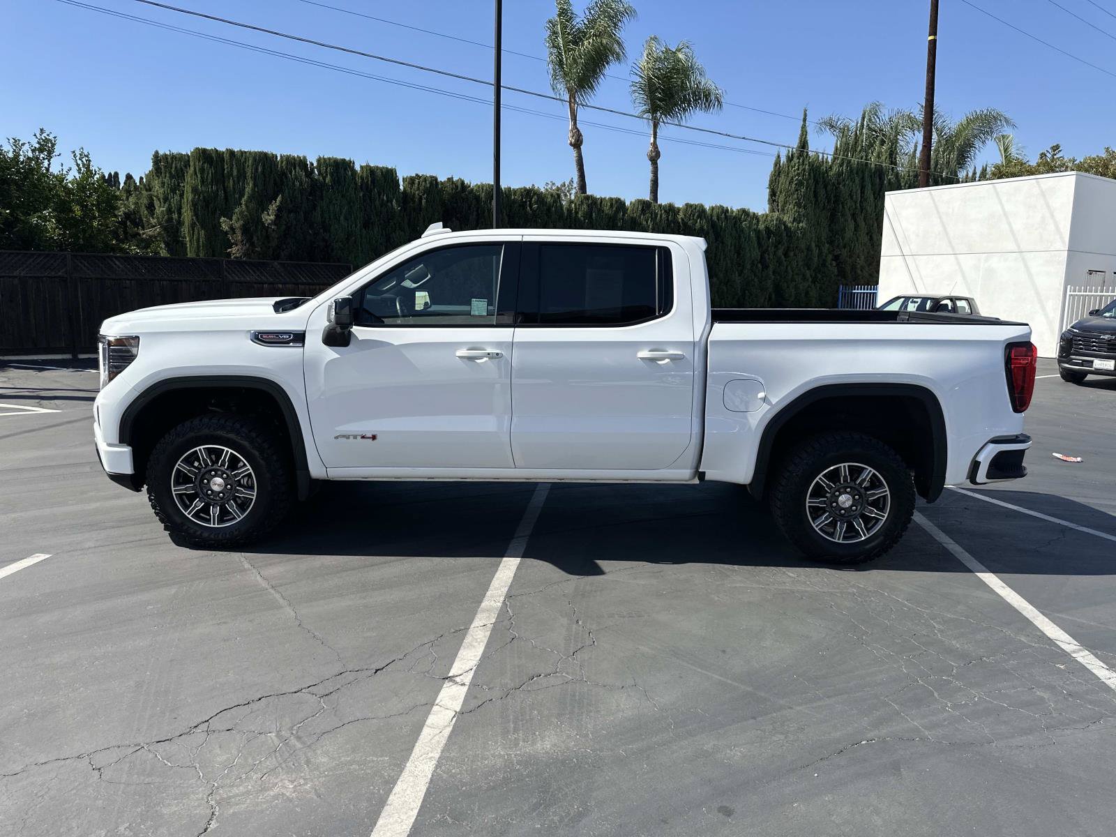 Used 2026 GMC Sierra 1500 AT4 AWD/4WD image 8