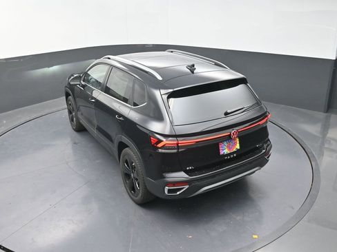 New 2025 Volkswagen Taos SEL image 15