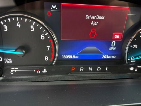 Used 2023 Ford Explorer XLT AWD/4WD image 20
