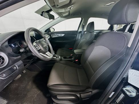 Used 2024 Kia Forte LXS image 13