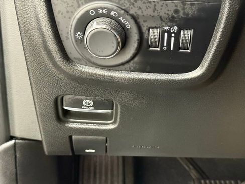 Used 2023 Jeep Grand Cherokee Altitude image 32