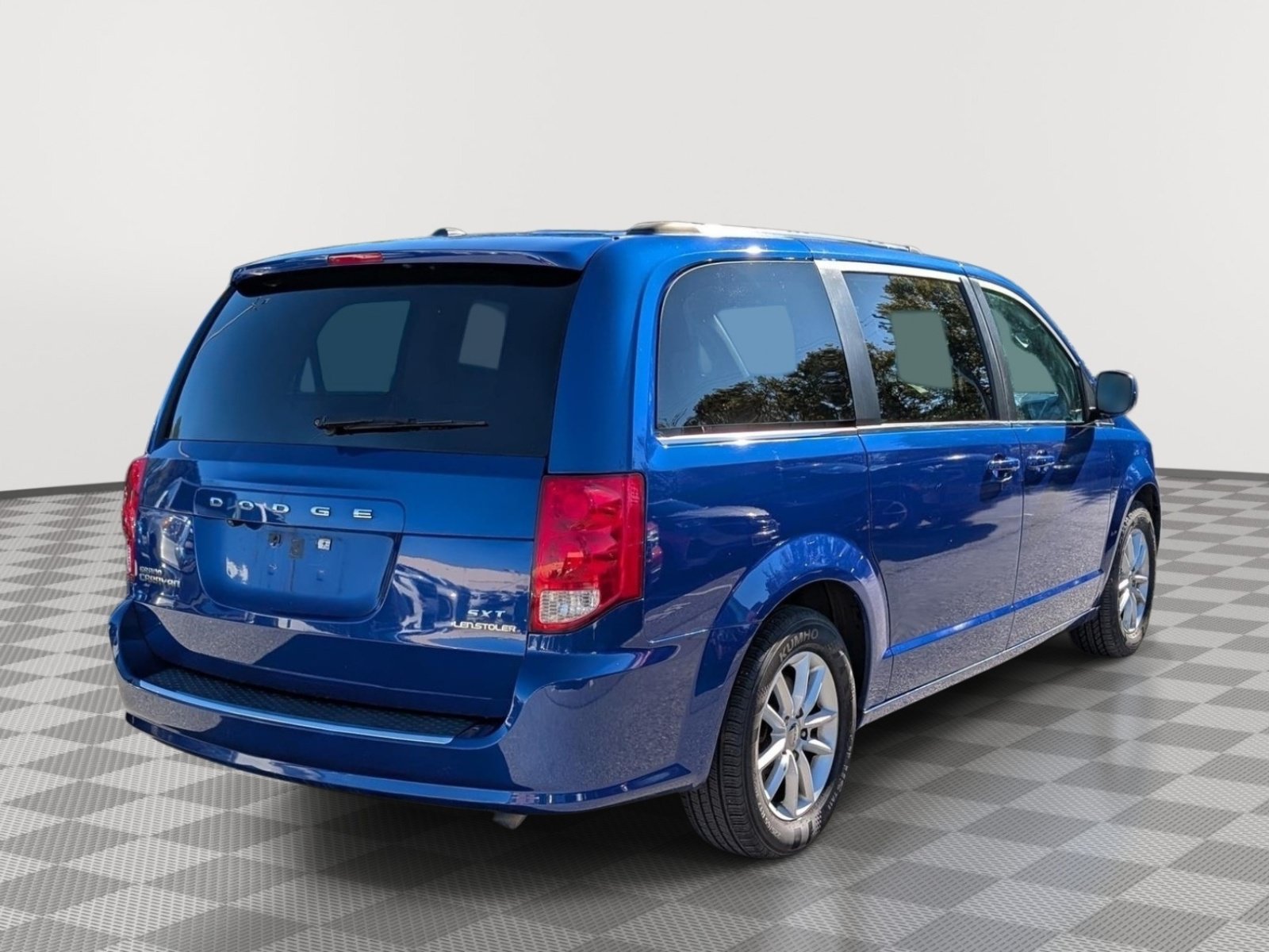 Used 2020 Dodge Grand Caravan SXT FWD image 5