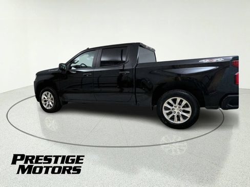 Used 2019 Chevrolet Silverado 1500 Custom w/ Custom Value Package AWD/4WD image 4