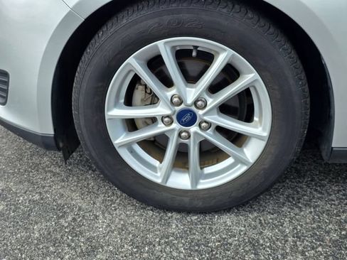Used 2015 Ford Focus SE FWD image 6