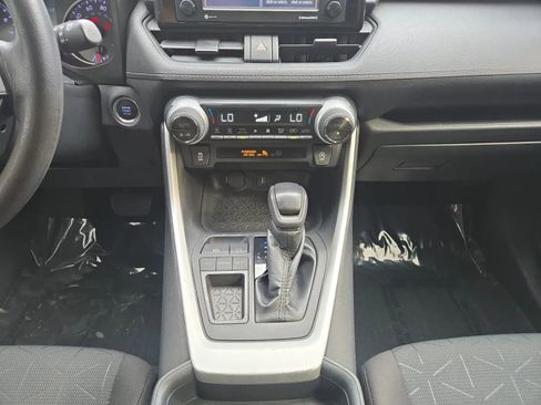 Used 2020 Toyota RAV4 XLE FWD image 20