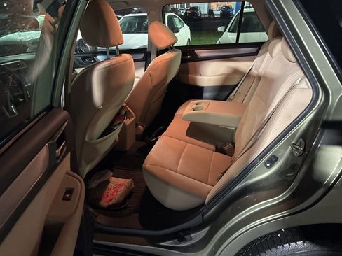 Used 2017 Subaru Outback 2.5i Premium image 23