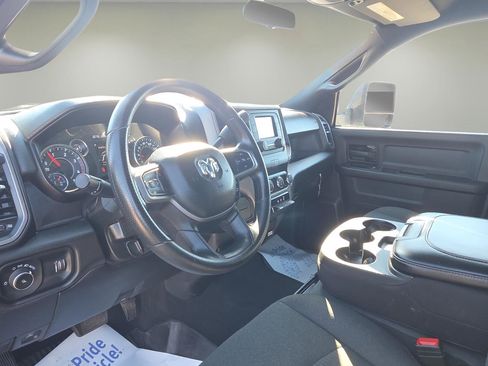 Used 2024 RAM 3500 Tradesman w/ Chrome Appearance Group image 26