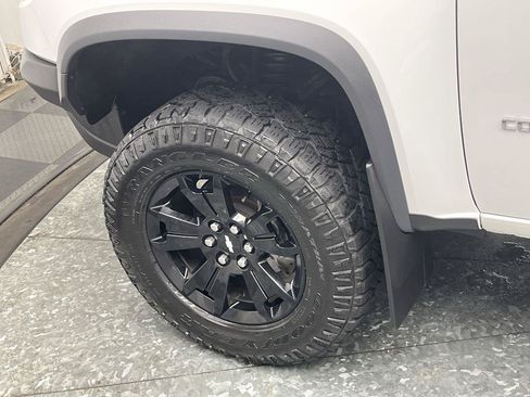 Certified 2019 Chevrolet Colorado ZR2 w/ ZR2 Dusk Special Edition AWD/4WD image 7
